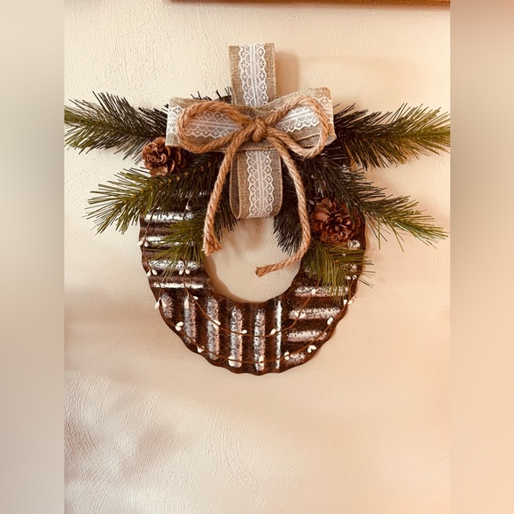 Handmade Metal Christmas Wreath - Picture 3 of 3